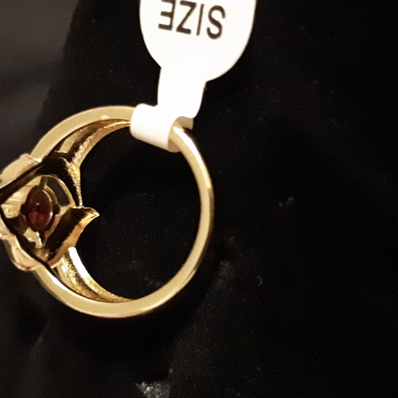 NIB Red Garnet Gold plated ring size 7 round cut gem silver accents - Picture 4 of 4